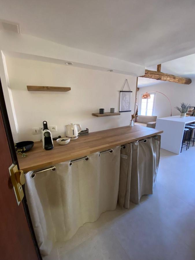 Apartment With Mediterranean Charm In The Heart Of The Provencal Market Antibes Exterior photo