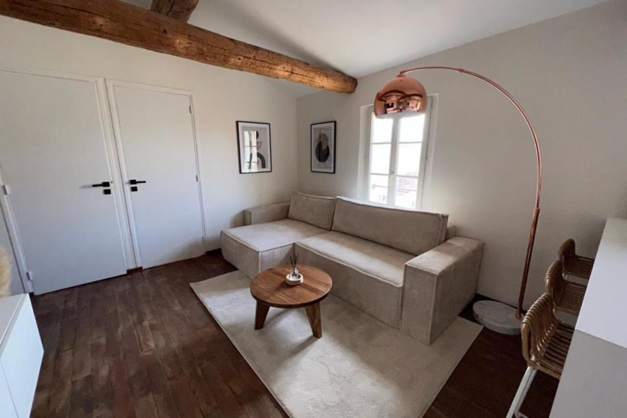 Apartment With Mediterranean Charm In The Heart Of The Provencal Market Antibes Exterior photo