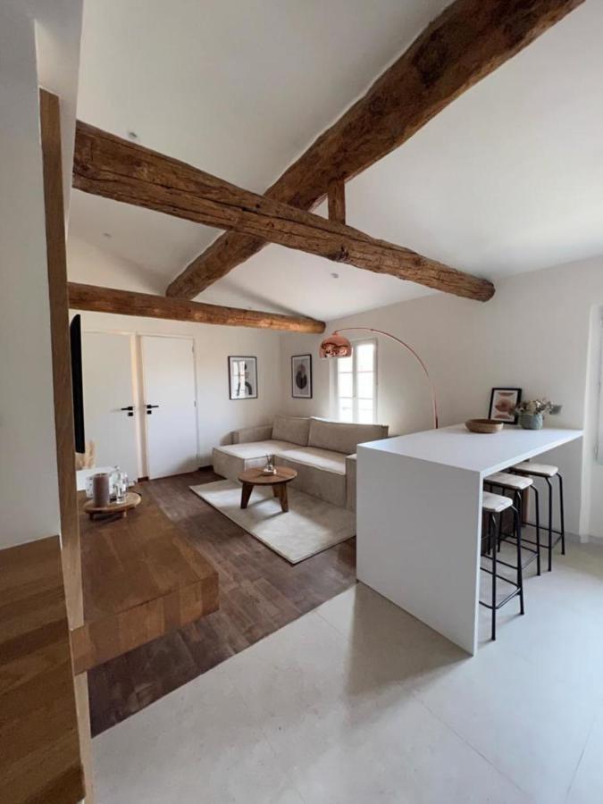 Apartment With Mediterranean Charm In The Heart Of The Provencal Market Antibes Exterior photo